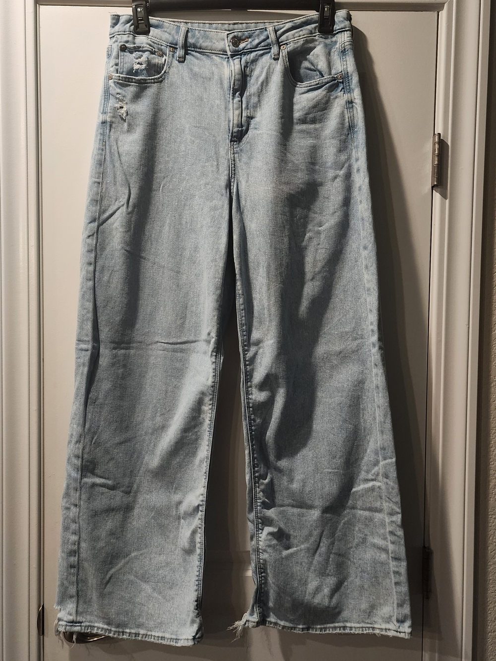 American Eagle Outfitters Light Blue Wide Leg Jeans Size 12. Item 0421266P